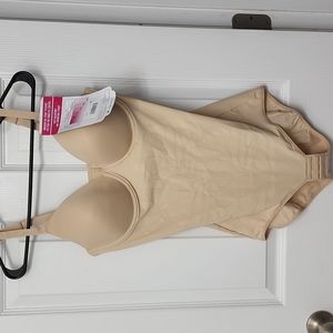 Maidenform Sculpts BodyShaper